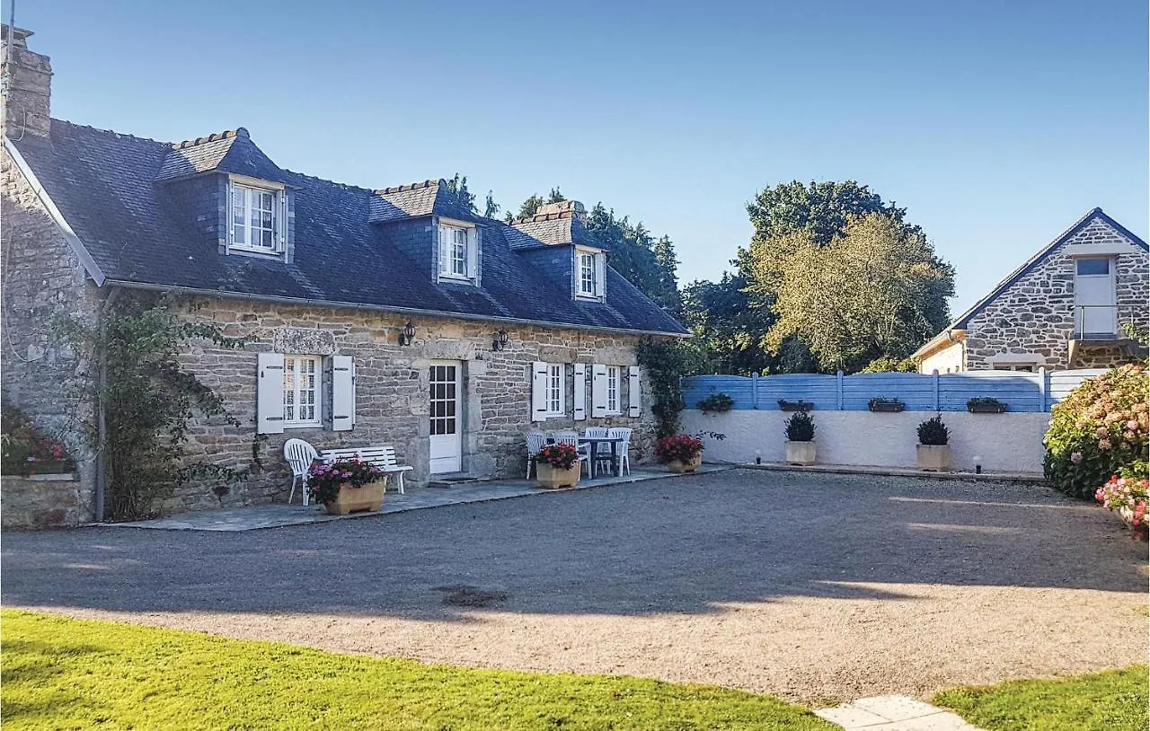 Nice Home In Gouesnach With Kitchen Hébergement de vacances